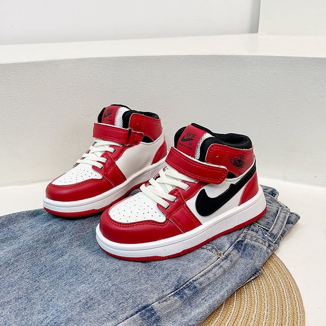 Zapatos de tablero de color rojo populares para principios de primavera, zapatillas de deporte para niños y niñas, zapatos de baile callejero informales