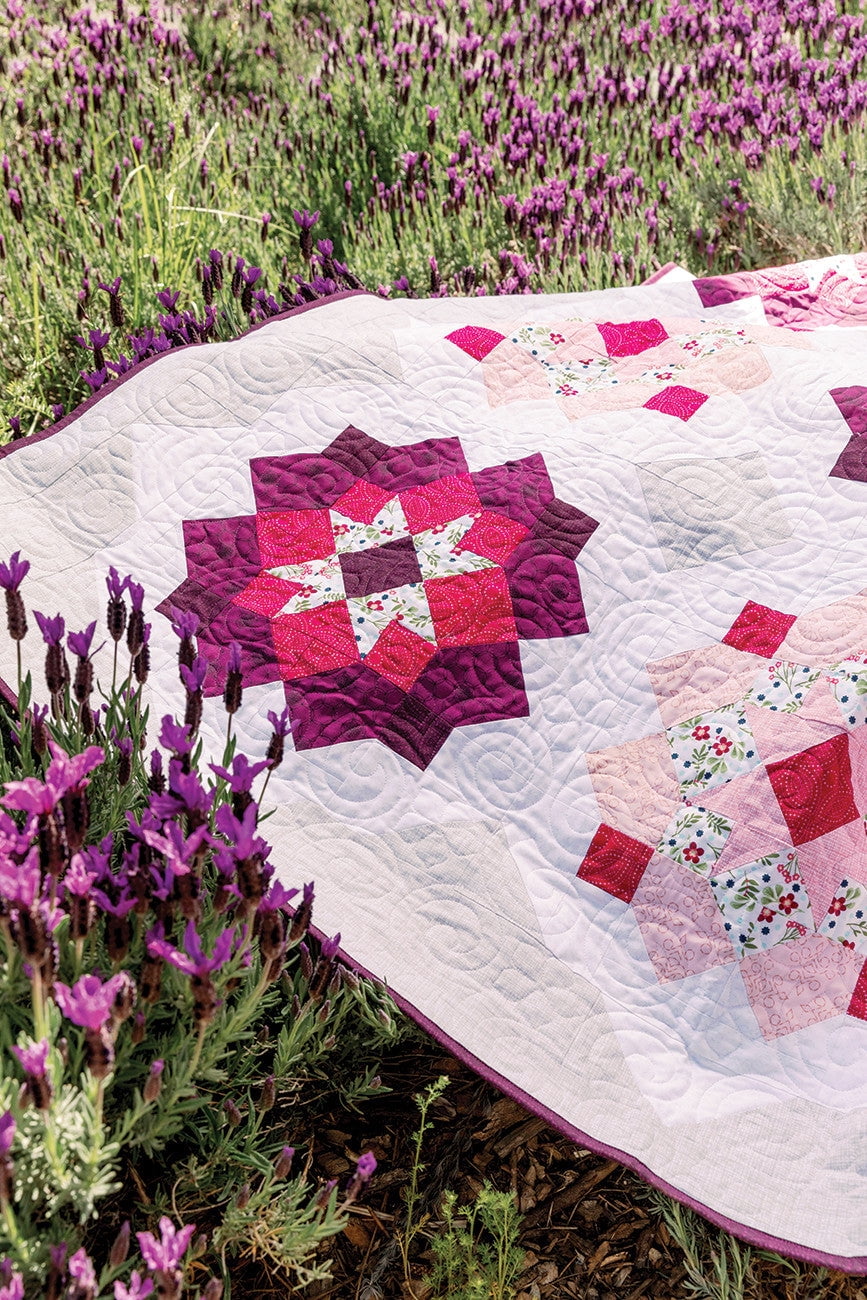 Flower Farm Sampler: 18 Floral Blocks & 7 Fanciful Quilts, (Paperback)