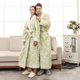 thumbnail image 2 of Ropa de dormir para parejas cómoda y cálida de franela grande y gruesa de doble capa de Jacquard artesanal, 2 of 4