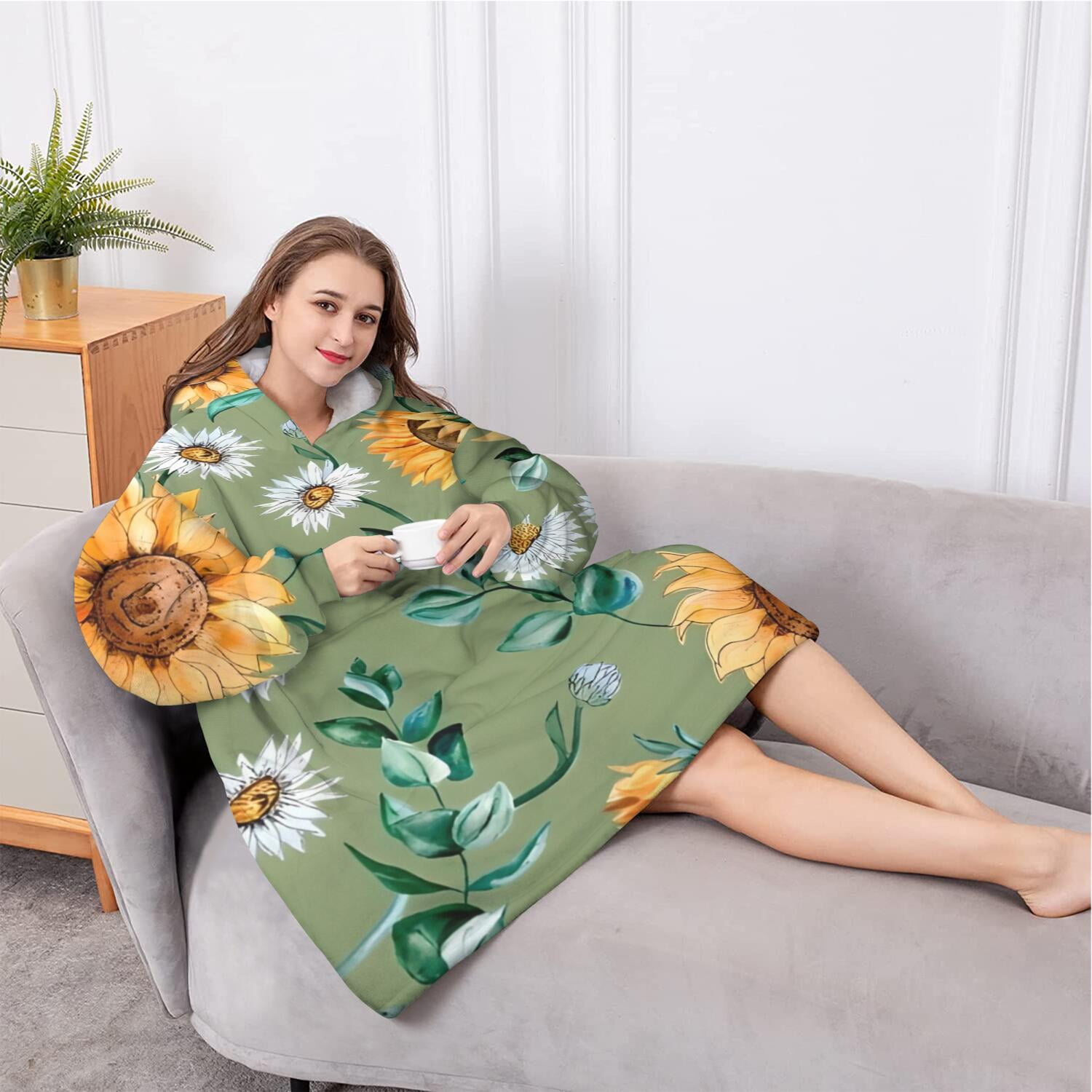 Oversized Wearable Blanket Hoodie,Green White Daisy Sunflower Pattern Sherpa Blanket Hoodie with Super Pockets,Super Warm Fuzzy Pullover for Women & Men