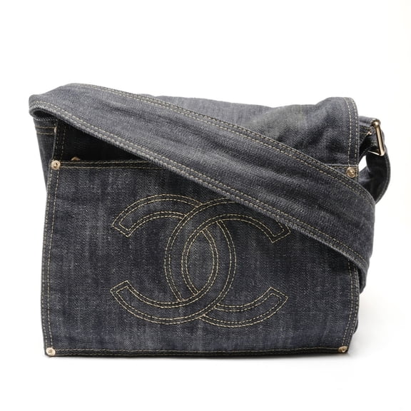 Pre-Owned CHANEL Coco Mark Sparkling Denim Shoulder Bag Blue WS27125