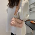 thumbnail image 3 of Bolso informal para mujer, otoño 2025, nuevo estilo, moderno, de red, de celebridad, de un solo hombro, pequeño, cuadrado, sencillo, con correa ancha., 3 of 5
