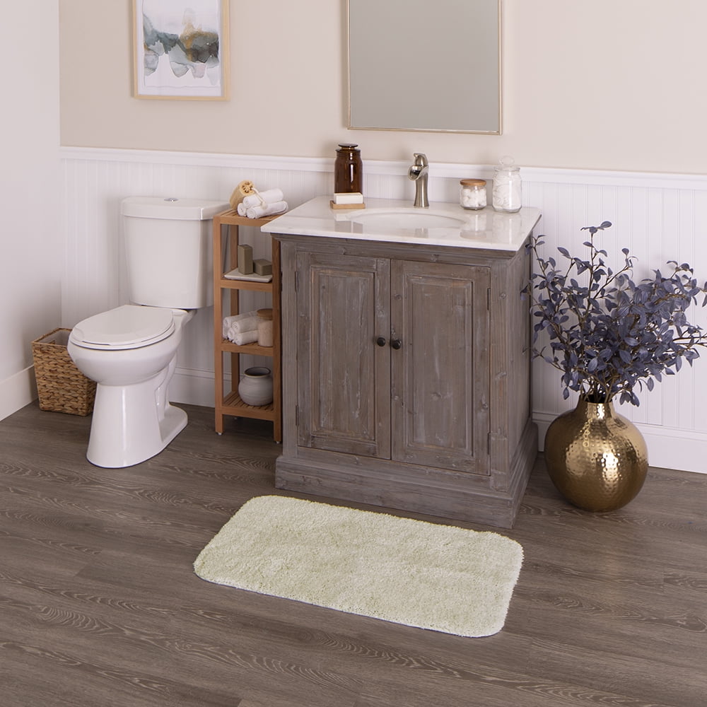 Mainstays Perfomance One Piece Polyester Bath Rug, Artic White, 23" x 39"