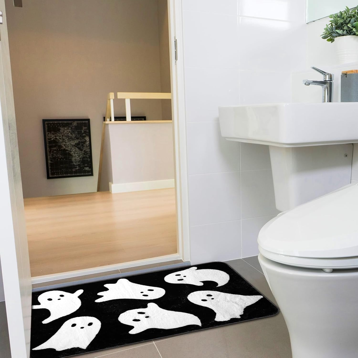 Halloween Ghost Bathroom Rug Cute Spooky Halloween Bathroom Decor Non Slip Halloween Bath Mat Machine Washable Ghost Shower Floor Mat Halloween Rug for Bathroom Home Decor(Black, White)
