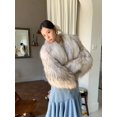 thumbnail image 4 of Chaqueta de piel de invierno de mujer de doble cara tejida con solapa corta de moda de alta gama abrigos de otoño de mapache natural, 4 of 5