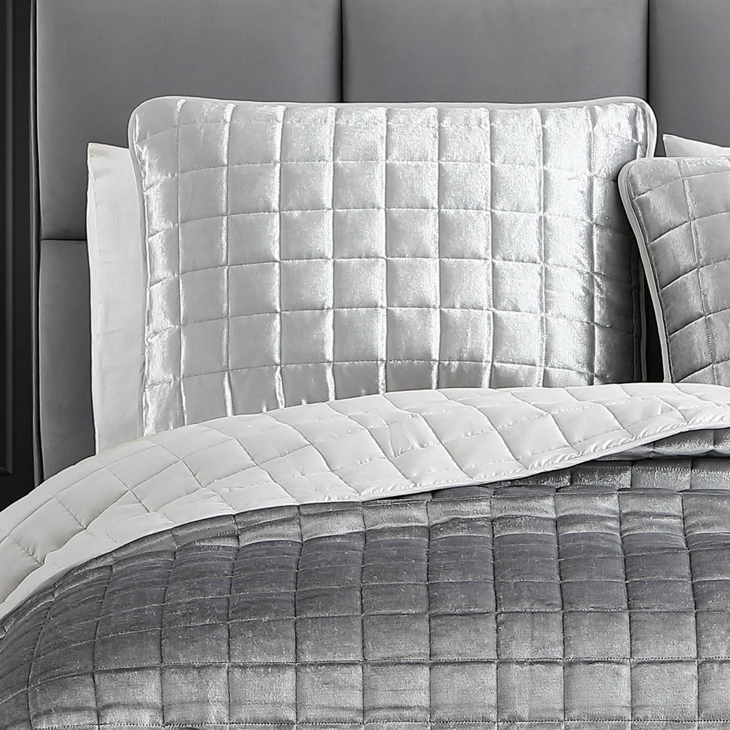 Riverbrook Home 3 Piece Quilt Set, King, Silver, Lyndon, Polyfill, Adult