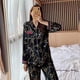 thumbnail image 1 of Conjunto de pijamas de manga larga para mujer, ropa de dormir de talla grande, con estampado de cadena, de seda de hielo, para el hogar, 1 of 2