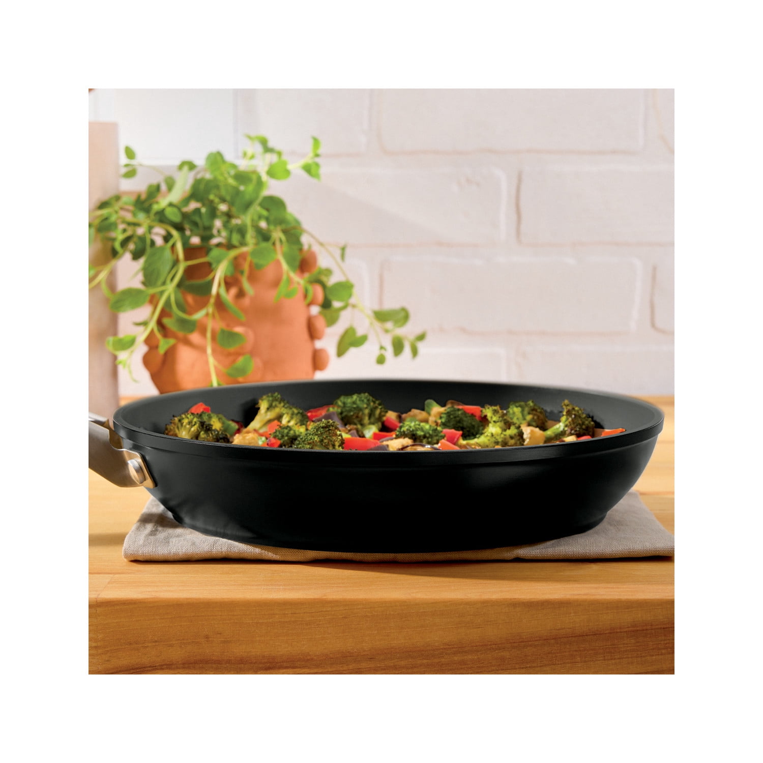 Ninja Ceramic 12-Piece Cookware Set, Nonstick Performance, PFOA