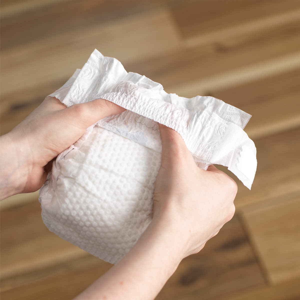 Huggies Plus Diapers Sizes 1 – 2 – One Color, 1 (8-14 lb/4-6 kg)