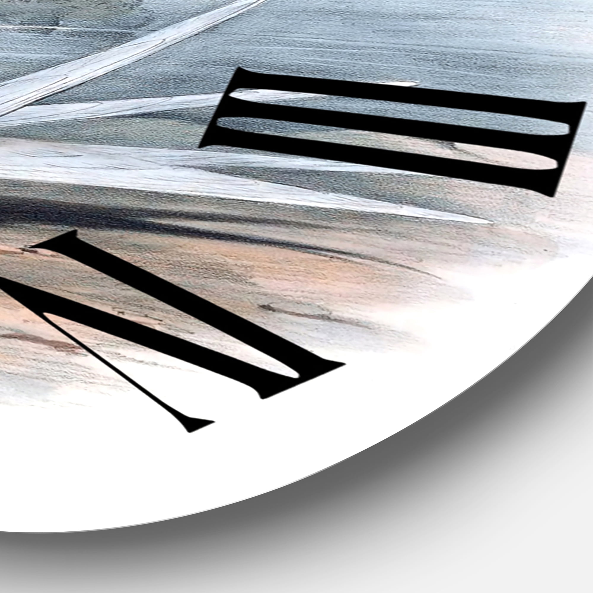 Designart 1 in Traditional Wall Clock
