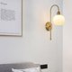 thumbnail image 2 of Lámpara de pared Qepeety Globe, 1 luz, latón dorado, cristal, estilo moderno, 2 of 4