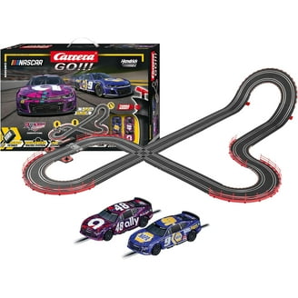 Disney/Pixar Cars 3 Thunder Hollow Criss-Cross Track Set