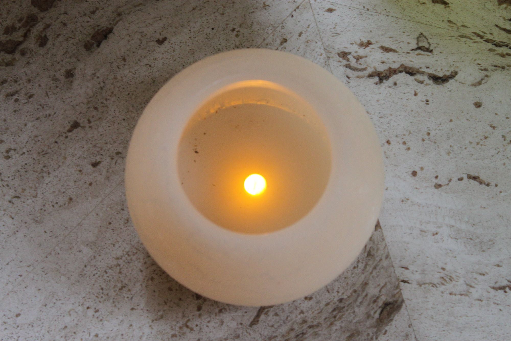EcoGecko 6 Inch Round Wax Sphere LED Flameless Candle with 5 Hour Timer, AA Batteries, Super Long Battery Life