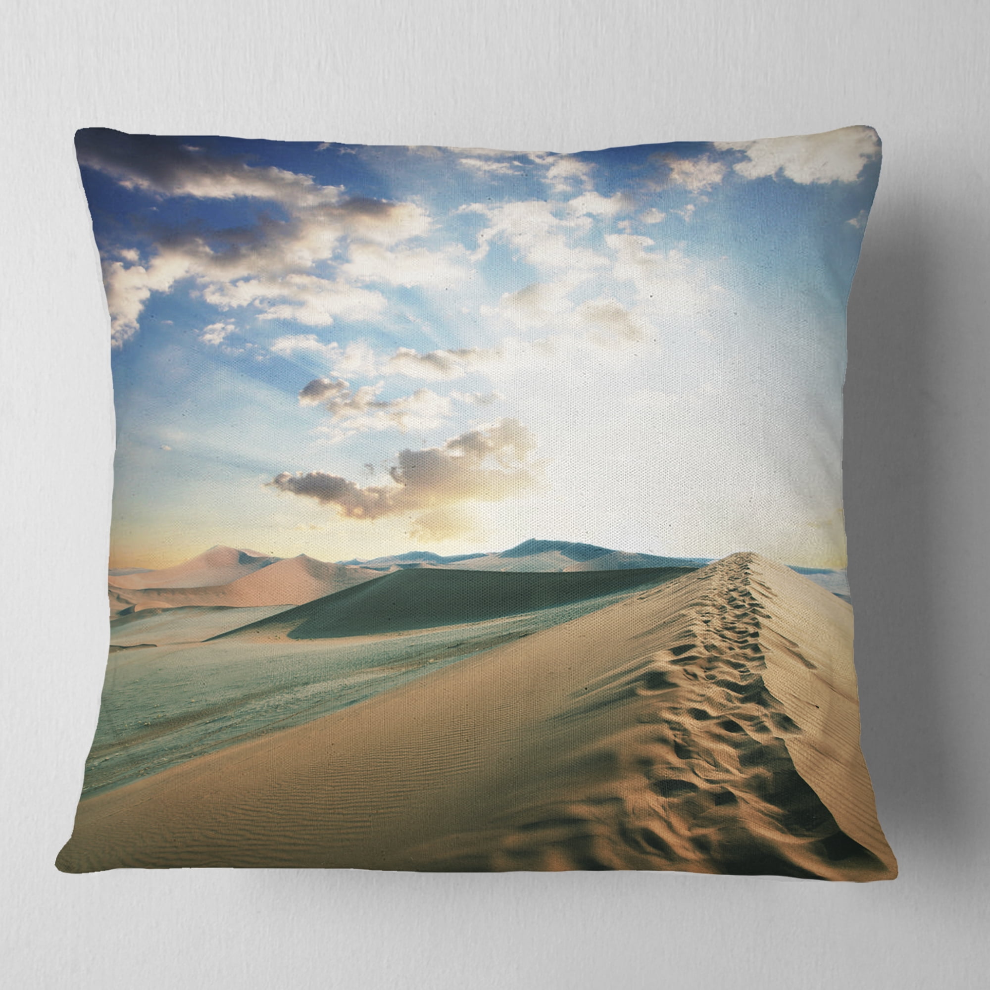 Designart Fantastic View of Desert Dunes - Landscape Wall Throw Pillow - 16x16