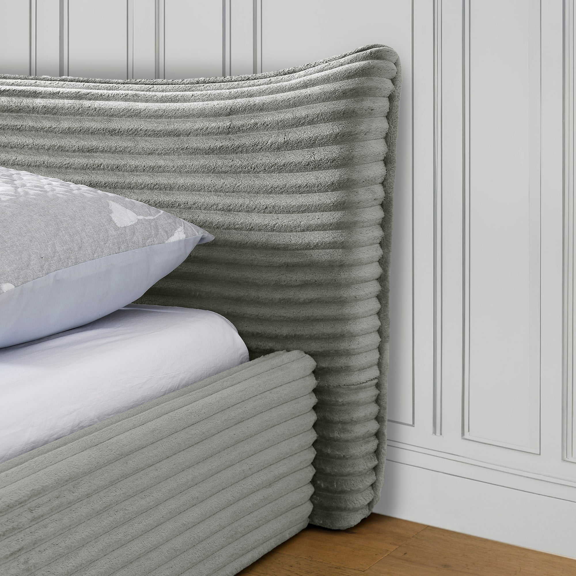 Aukfa Queen Size Upholstered Platform Bed with Curved Headboard, Velvet Fabric Low Profile Bed Frame, No Box Spring Needed, Gray