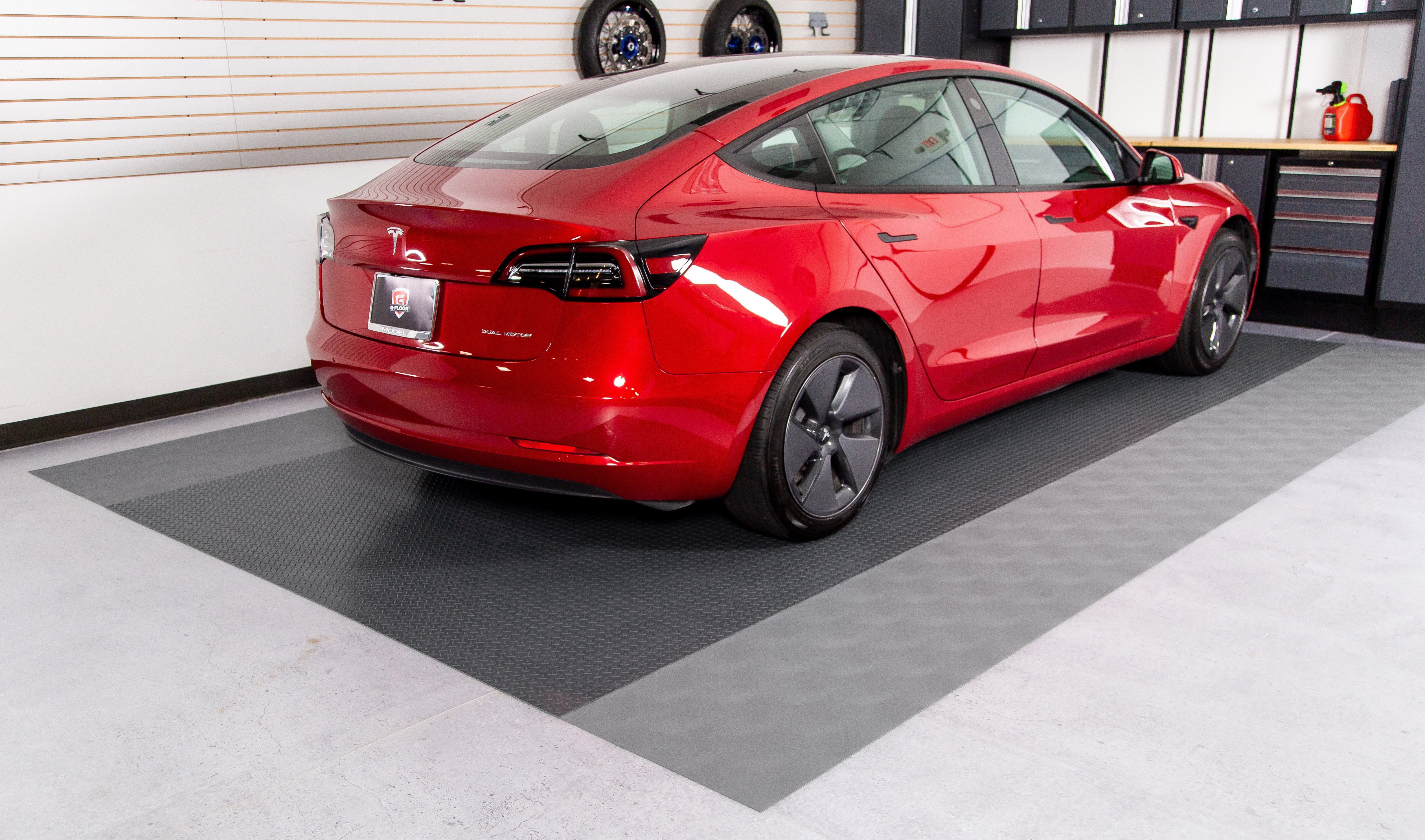 G-Floor 30 in. x 17 ft. Levant Vinyl Garage Runner - Slate Grey