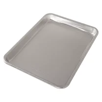 Quarter Sheet Pan: Aluminum Baking Sheet, Jelly Roll Pan, Hand Wash, Oven-Safe, 13"x9.6"