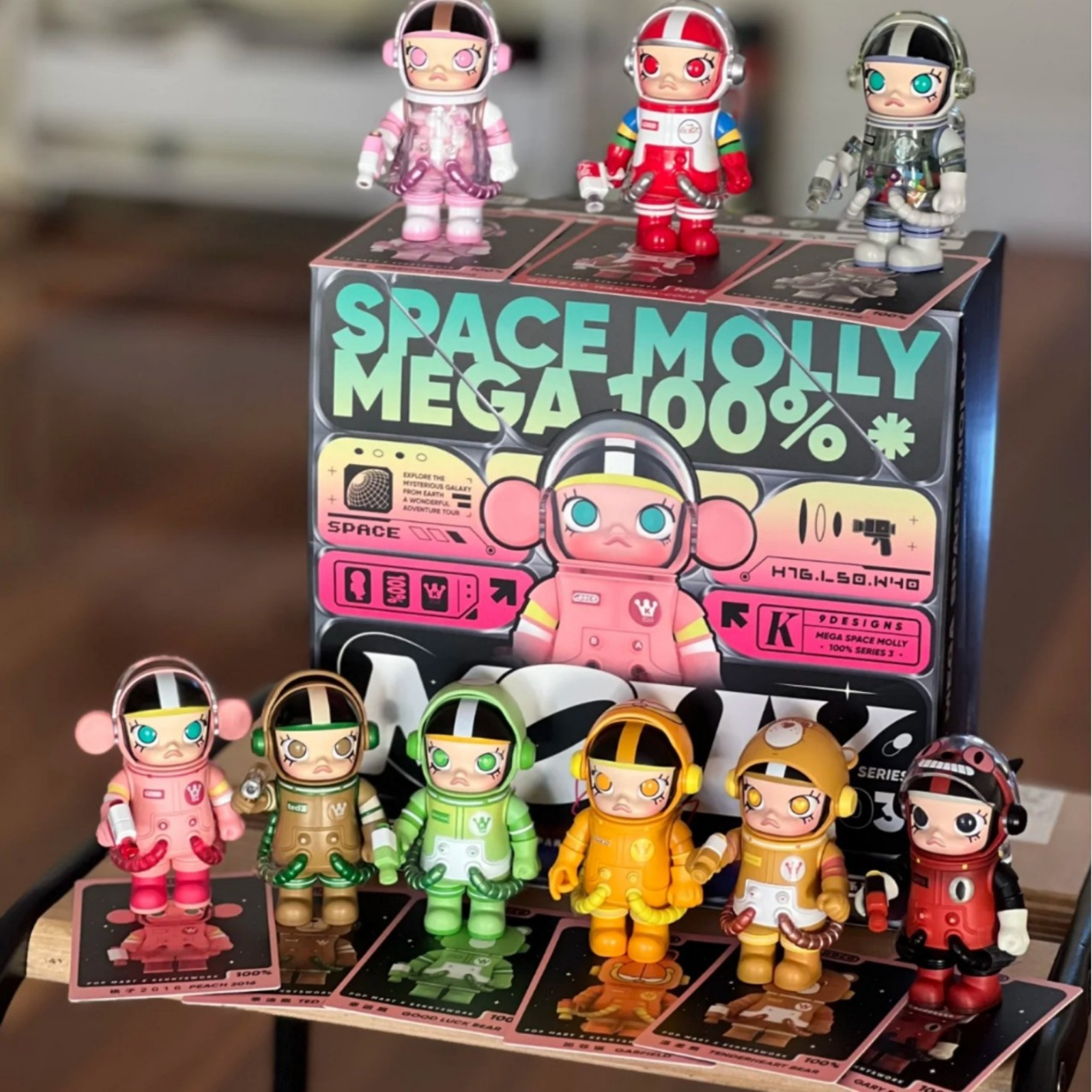 MEGA Space Molly 100% Series 3, Molly Blind Box Model, Random
