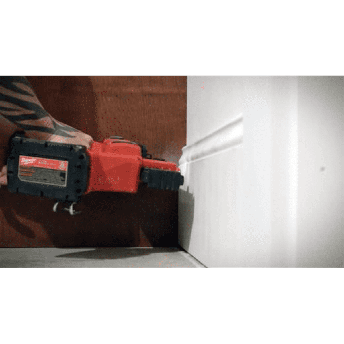 Milwaukee Tool M18 FUEL 18 Gauge Brad Nailer Kit