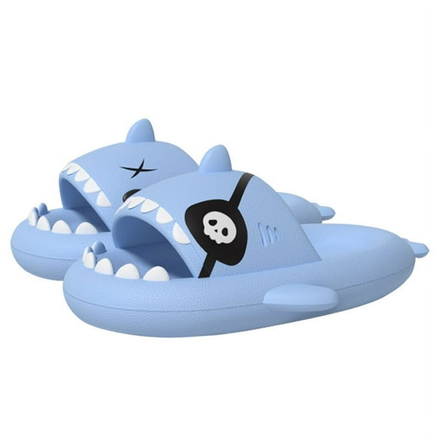 Nuevas zapatillas de verano con diseño de tiburón pirata, sandalias de playa con plataforma en forma de nube para hombre, zapatos planos de interior para mujer, sandalias de baño suaves para parejas