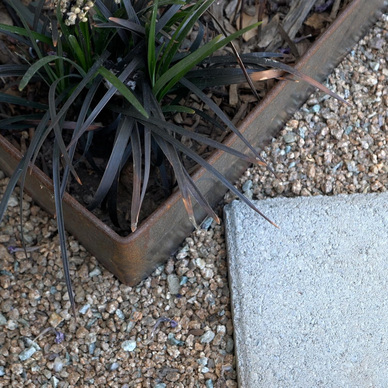 Edge Right - Hammer-in Landscape Edging - 48-inch Strips - 8-inch Depth 1/4-inch Rounded top COR-Ten Steel (1 Pack)