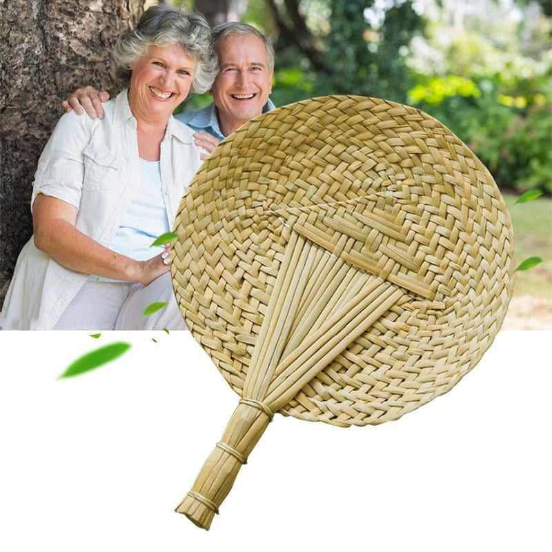 Chinese Style Natural Handheld Palm-leaf Fan Cool Fan Exquisite Handicraft Perfect for Summer Home Decoration Party Favors Vintage Hand-Woven Fan Innovative Handmade Cattail Leaf Braided Round Fan 
