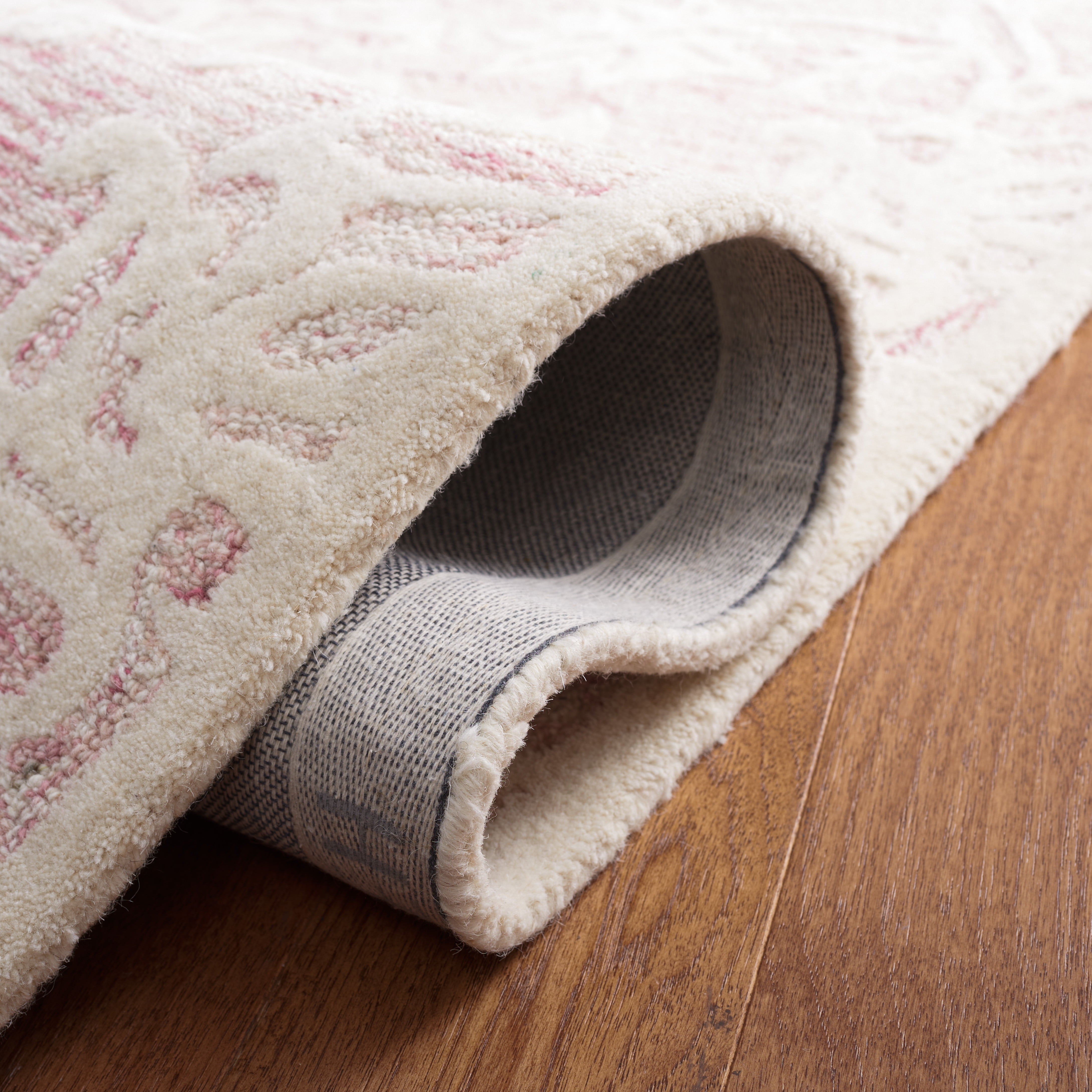 SAFAVIEH Martha Stewart Metro Floral Area Rug, Pink/Ivory, 6' x 6' Square