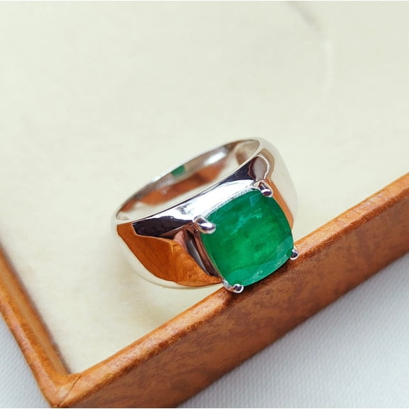 Emerald Mens Ring, Cushion cut emerald ring, 925 sterling silver ring, Natural touch Emerald Ring, Cushion Emerald Ring, Hand Made Ring