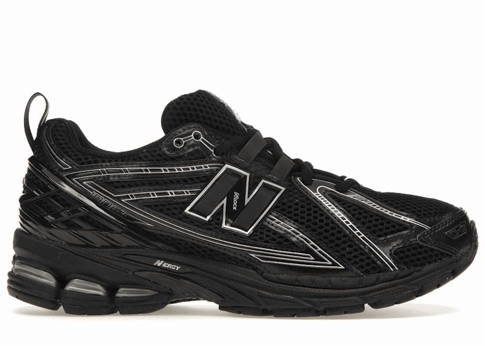 New Balance Men's 2002R Protection Pack Black Grey Running