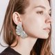 thumbnail image 5 of Pendientes de hoja ligeros de verano pendientes colgantes para mujeres y niñas, pendientes únicos y elegantes, 5 of 6