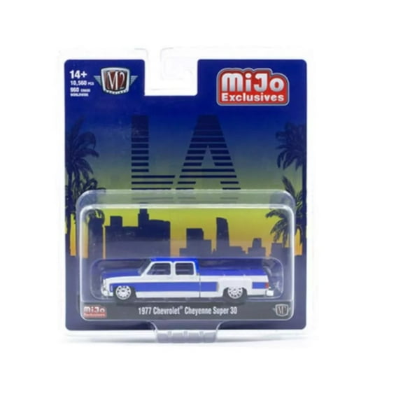 M2 Machines 1977 Chevrolet Cheyenne Super 30 Dually Squarebody Limited Edition