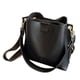 thumbnail image 3 of Bolso de hombro para mujer hecho de , bolso de viaje moderno para el trabajo, las compras y las vacaciones., 3 of 7