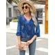 thumbnail image 4 of Camiseta Rapbin de algodón para mujer, manga 3/4, cuello en V, azul con estampado floral, 4 of 5