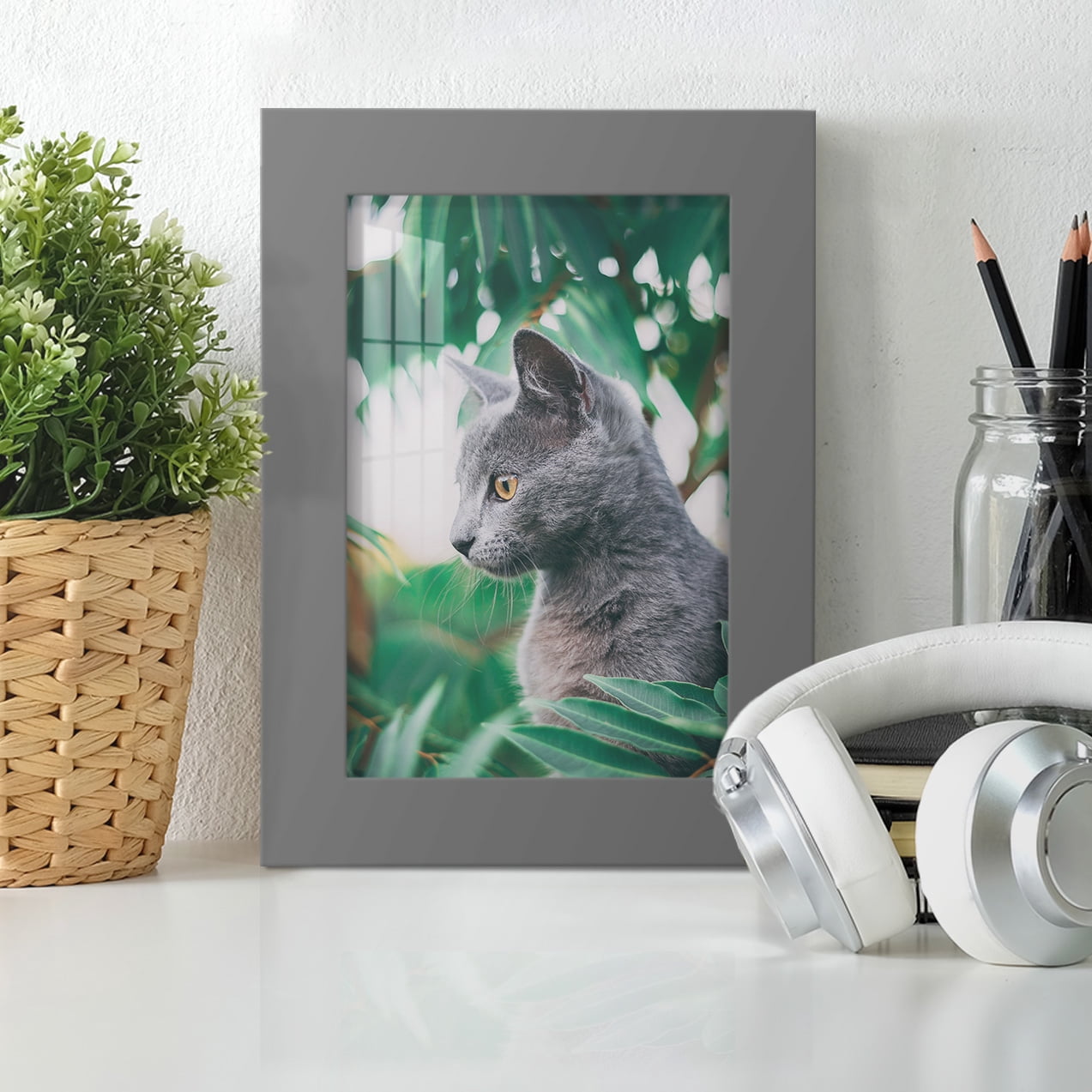 Modern 5 in. x 7 in. Grey Picture Frame (Set of 4)