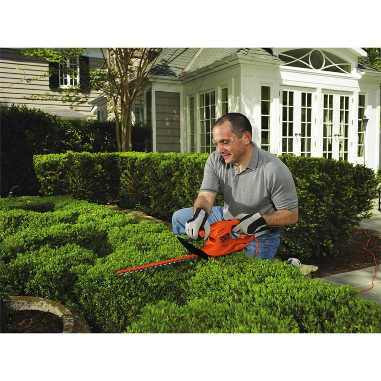 Black & Decker 16 In. 3A Corded Electric Hedge Trimmer - Groom
