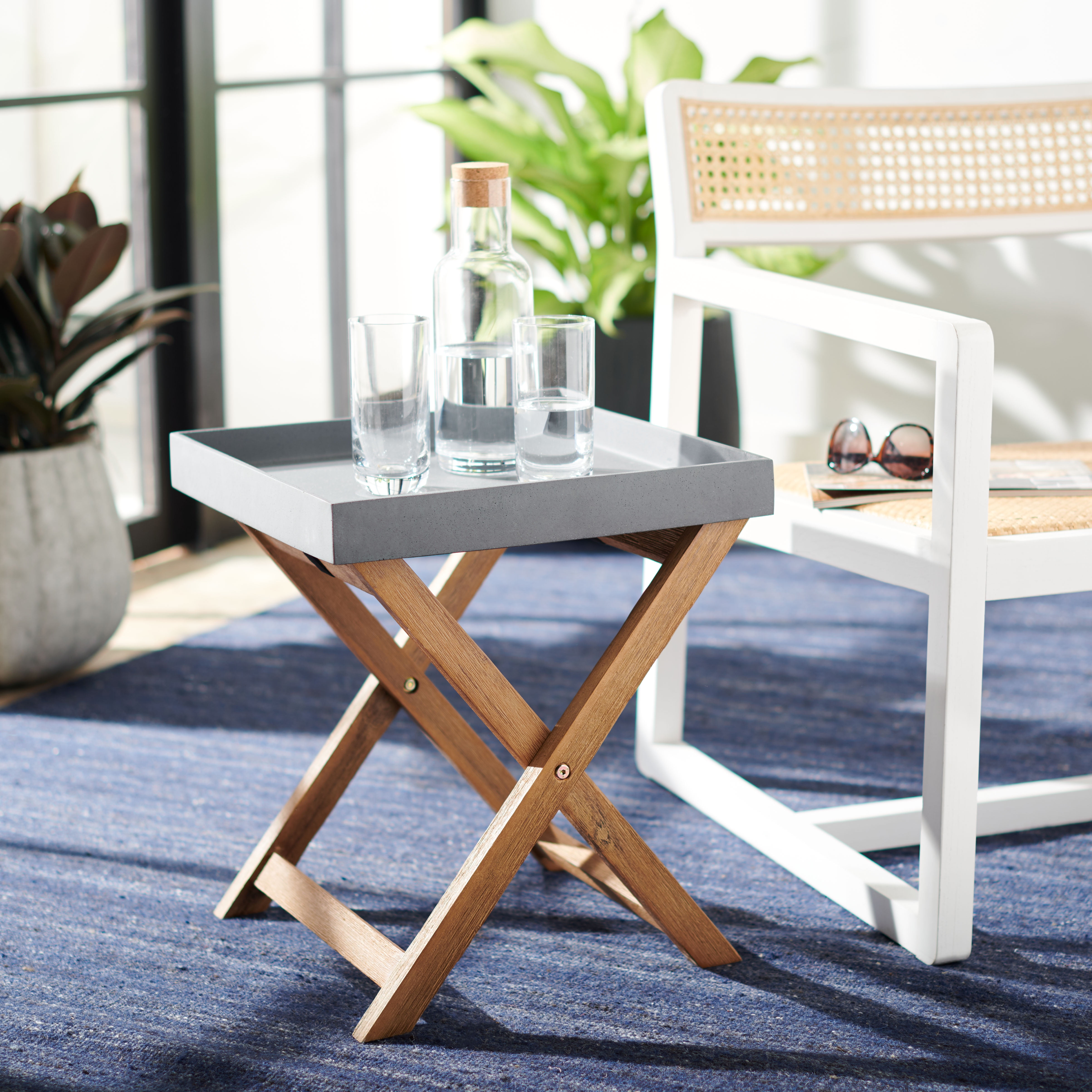 Safavieh Jarden Outdoor Patio Side Table, Natural/Grey
