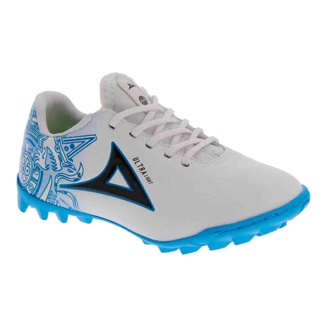 tenis niño pirma futbol rápido 3035 tacos tachones blanco 19 Tenis infantiles Pirma color blanco con suela y detalles azul, vista 3/4 lateral; corte sintético con cordones blancos, logotipo triangular negro y gráfica azul en talón, suela con tacos para cancha; también suelen usarse como calzado de entrenamiento juvenil.