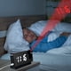 thumbnail image 5 of Reloj despertador digital de proyección (blanco) para dormitorio, LED, con puerto de carga USB, 12/24 h, horario de verano, función de repetición y espejo LED con alarma fuerte., 5 of 5