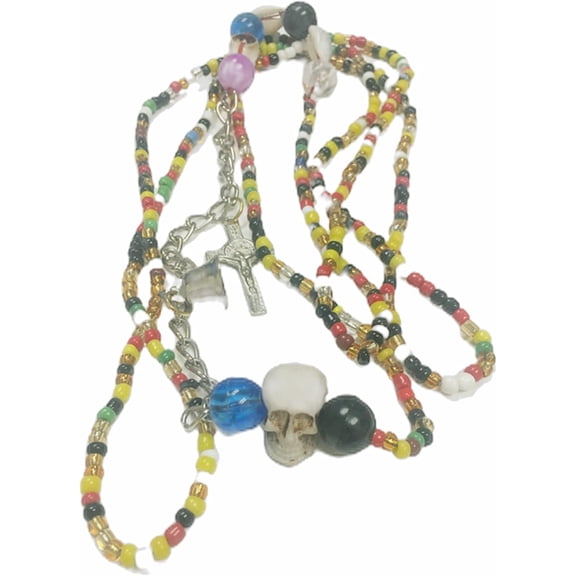 Collar de Santa Muerte para Proteccion La Catrina La Huesuda La Calaca La Patrona La Tiznada cuentas multicolores cadena con campana crucifijo caracoles y calavera incluye postal de oracion