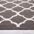 thumbnail image 4 of Safavieh Dhurries Brown Contemporary Rug - Runner 2'6" x 7', 4 of 4