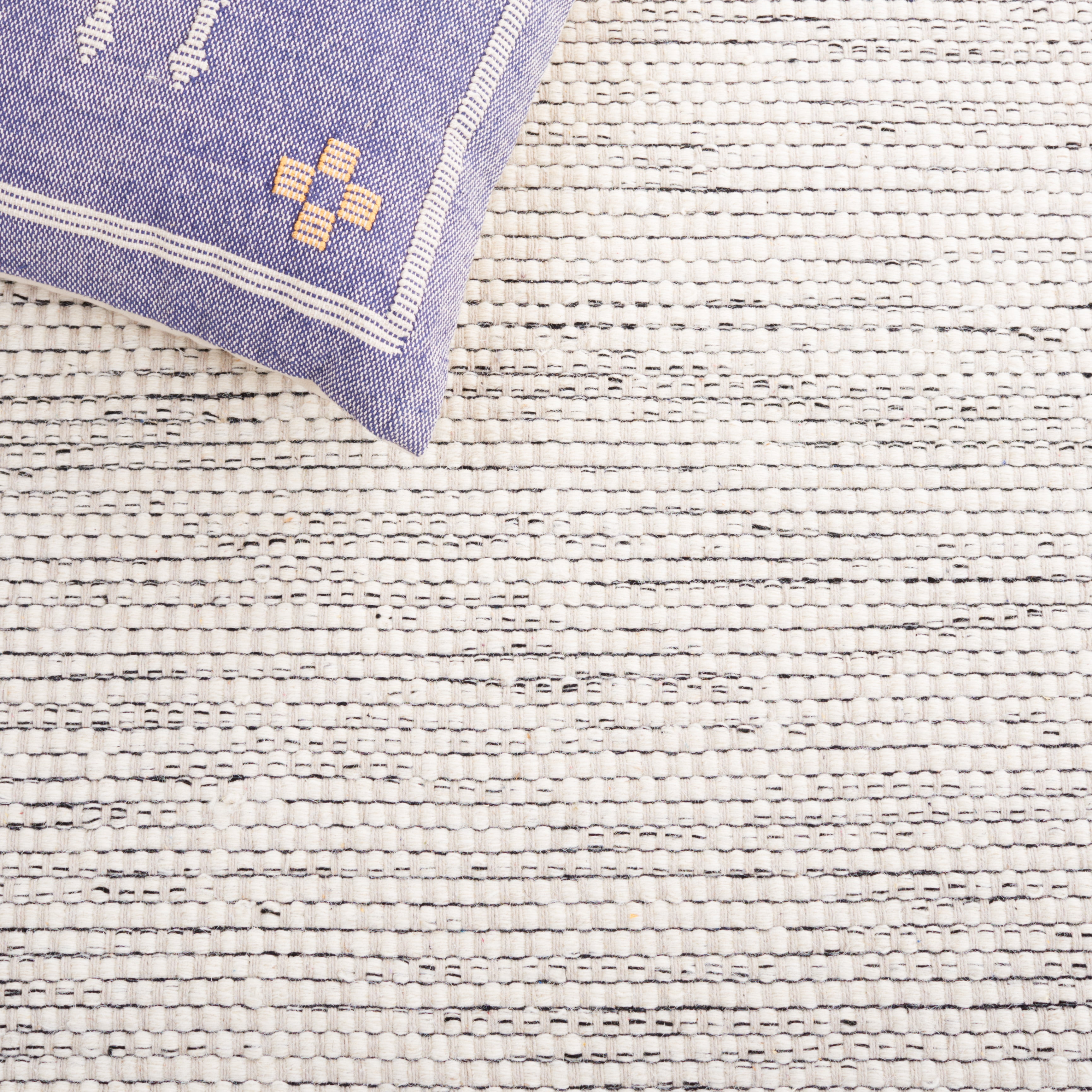 SAFAVIEH Vermont Zarif Distressed Dotted Area Rug, Ivory/Black, 9' x 12'