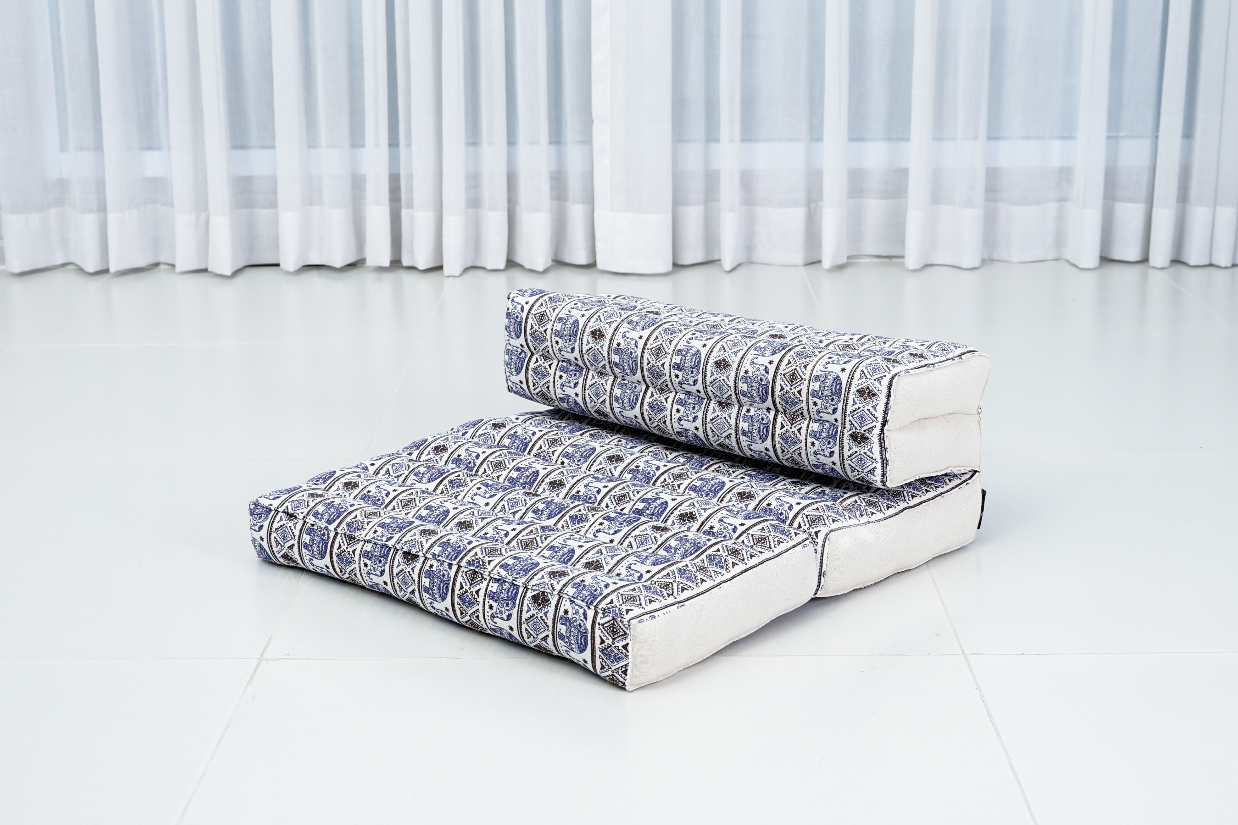 Leewadee Foldable Floor Mattress – 2 in 1 Floor Meditation Mat for Yoga and Relaxation, Seating Futon with Kapok, 20 x 28 inches, Blue White