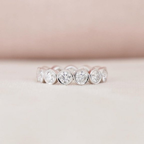 Silvago Jewel 1.4 Ct Round Cut Diamond Rings - 14K White Gold Over Rings Gifts - Cushion Halo Anniversary Rings Women's - Engagement Wedding Bezel Set Ring for Women's - Party Wear Diamond Rings