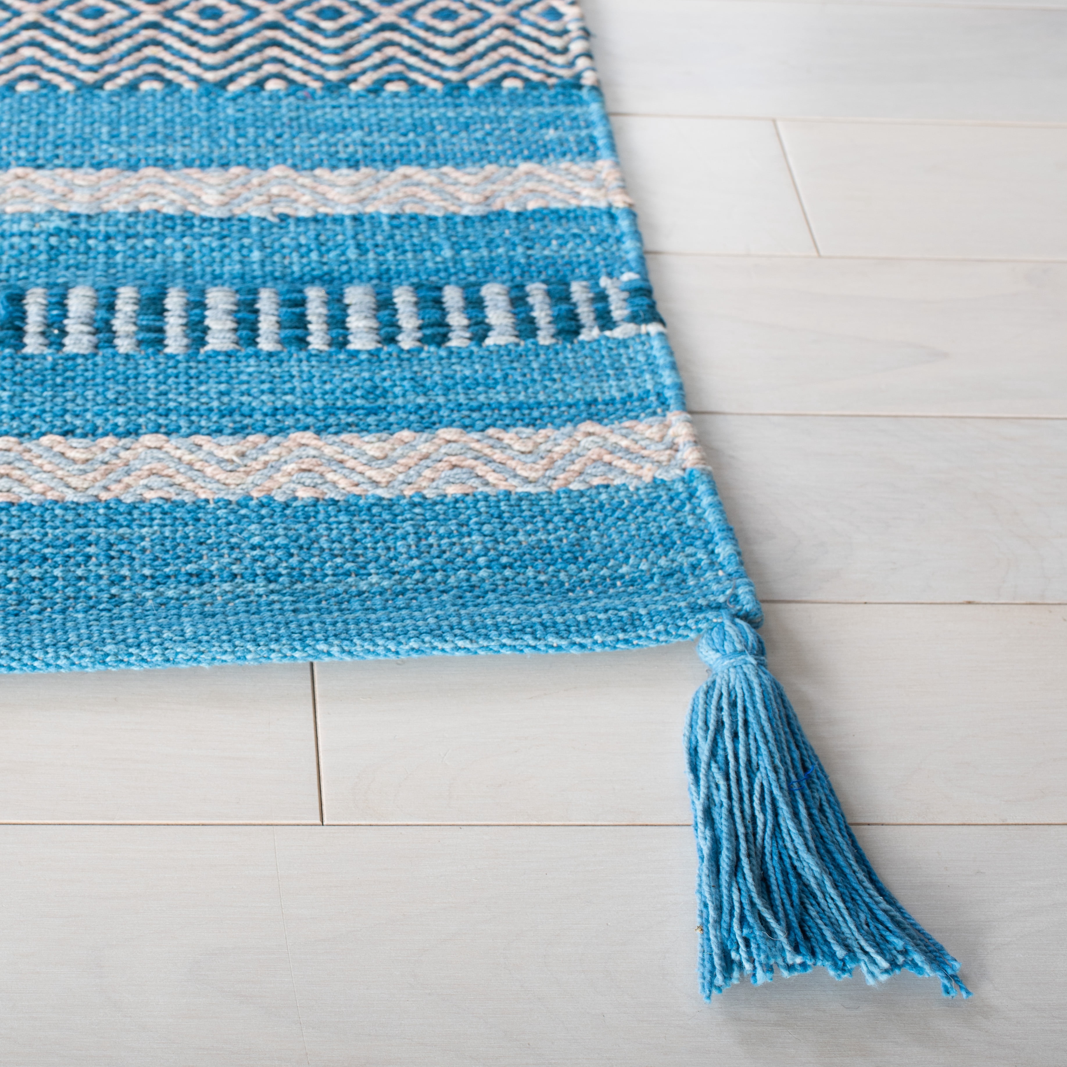 SAFAVIEH Montauk Ben Striped Cotton Area Rug, Blue/Grey, 4' x 6'