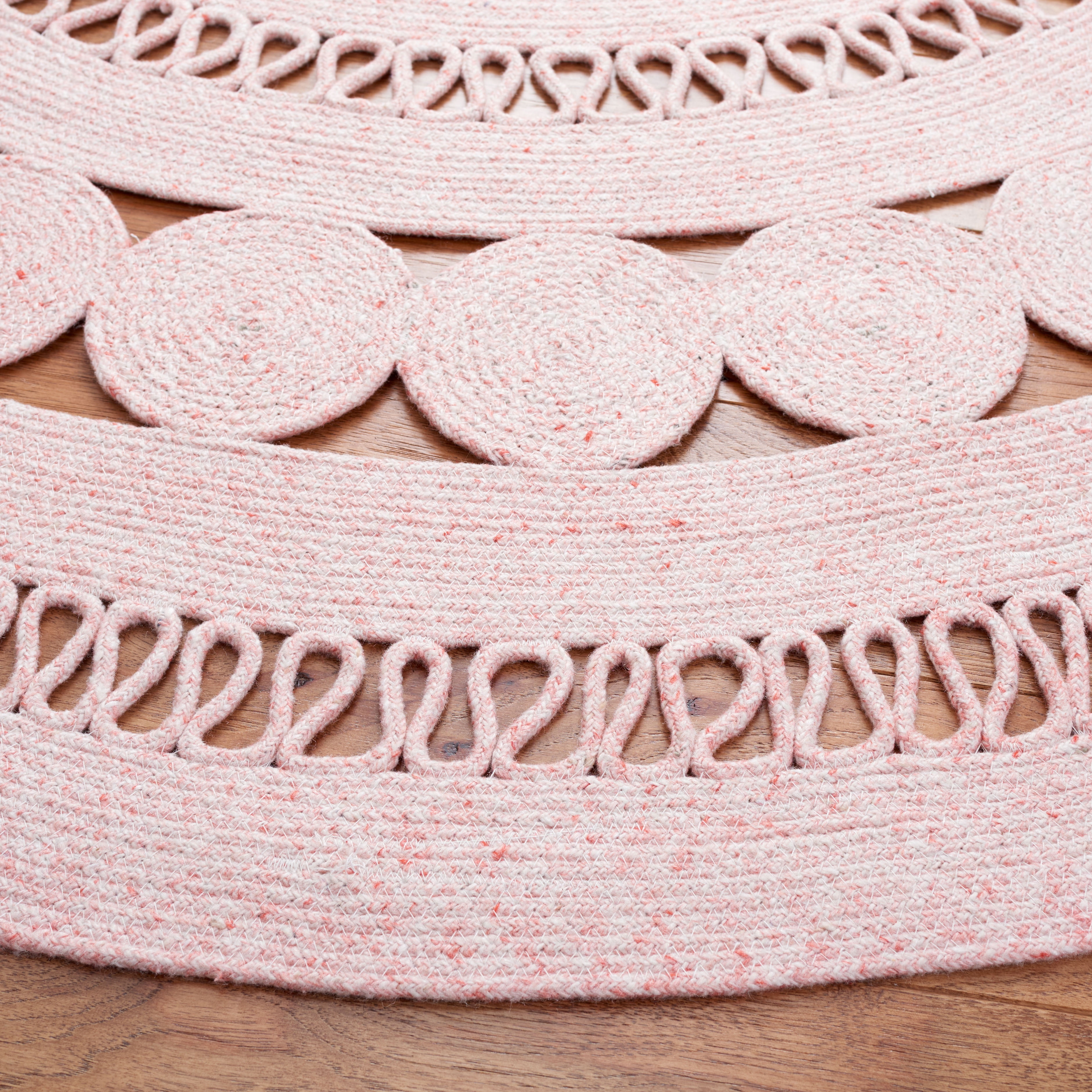 SAFAVIEH Cape Cod Donna Geometric Polyester Area Rug, Pink, 7' x 7' Round