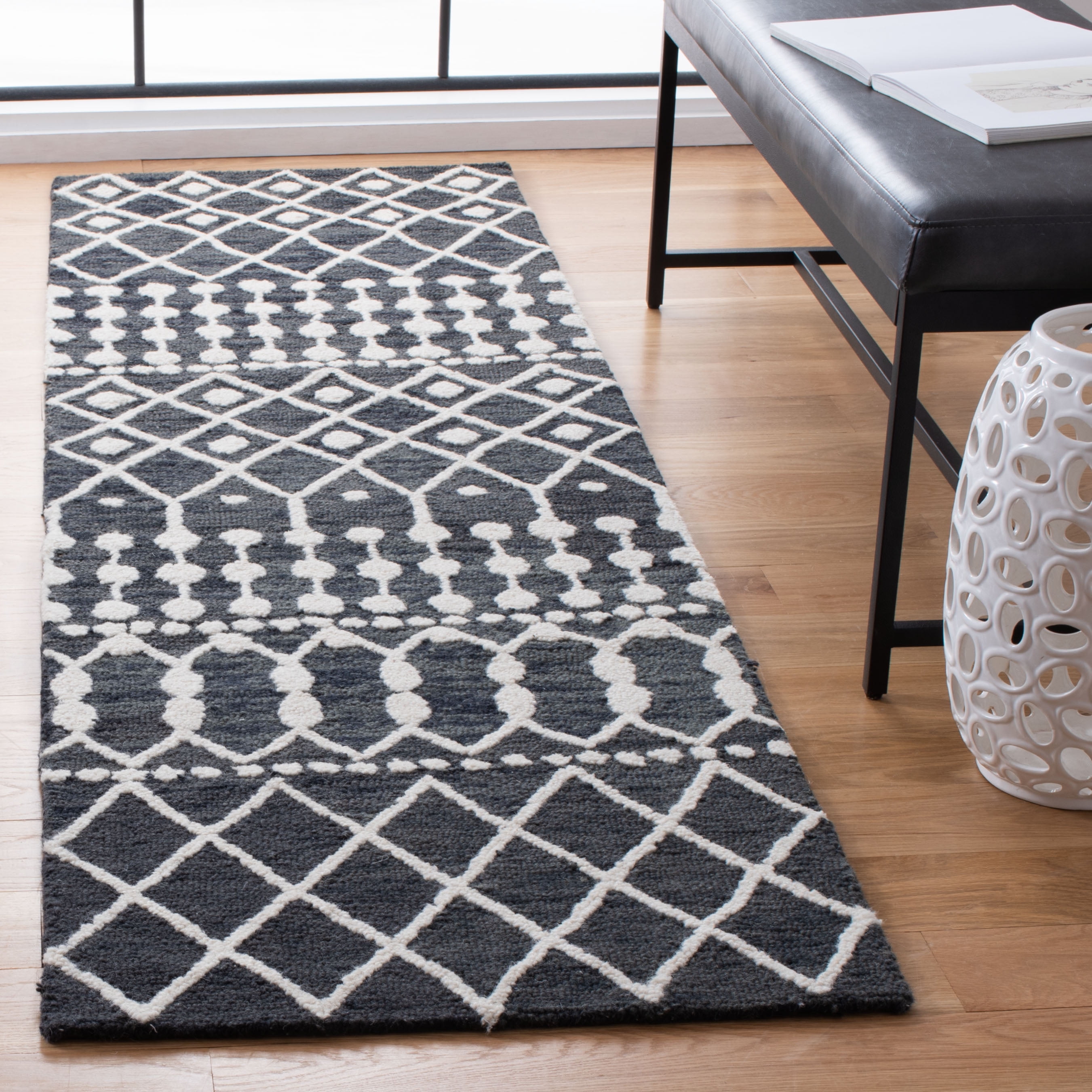 SAFAVIEH Blossom Aspen Geometric Wool Runner Rug, Black/Ivory, 2'3" x 5'