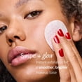thumbnail image 3 of Discos faciales radiantes First Aid Beauty 90 unidades exfoliantes con AHA, 3 of 9
