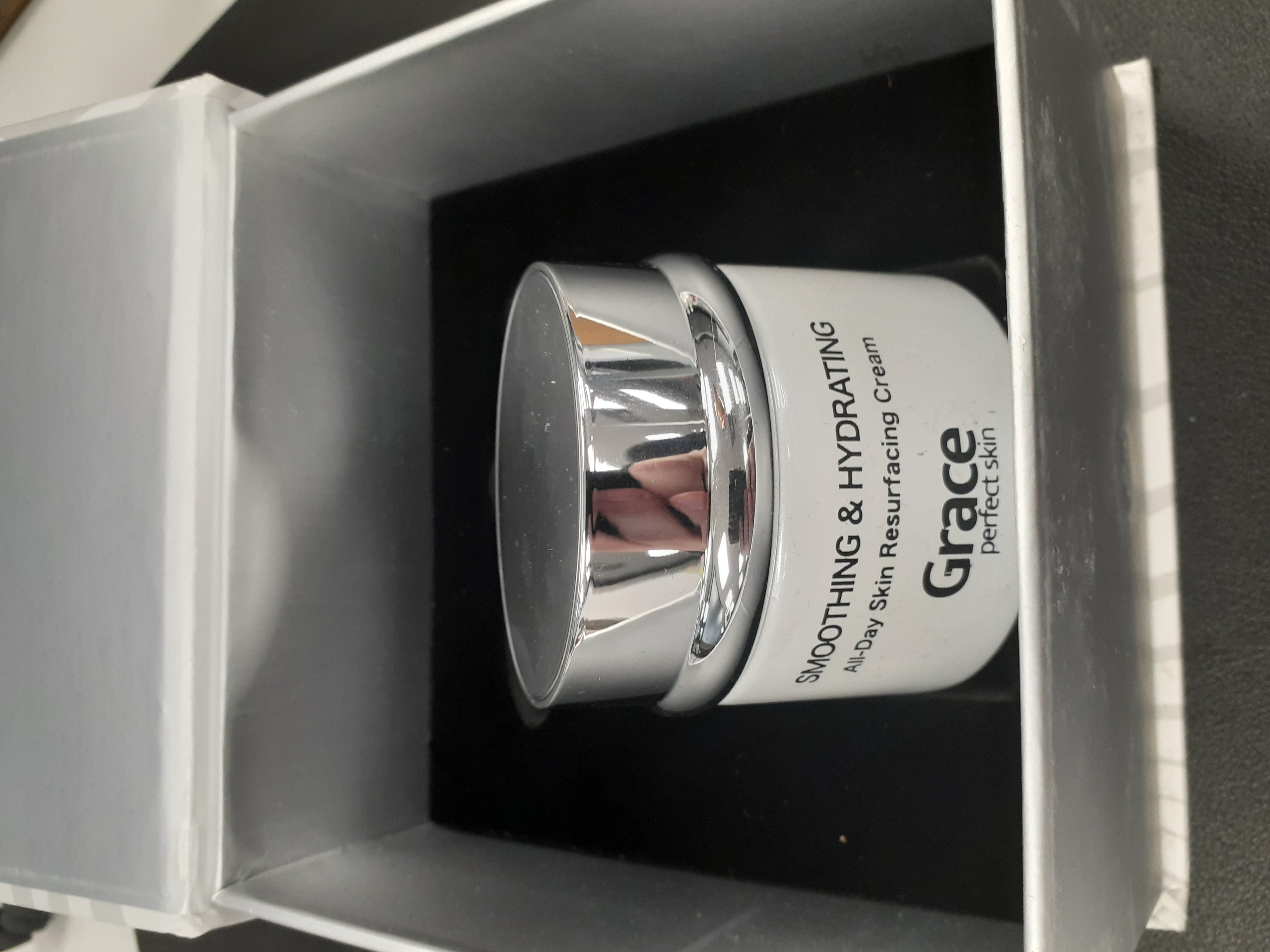 Grace Perfect Skin, Smoothing and Hydrating All Day Resurfacing