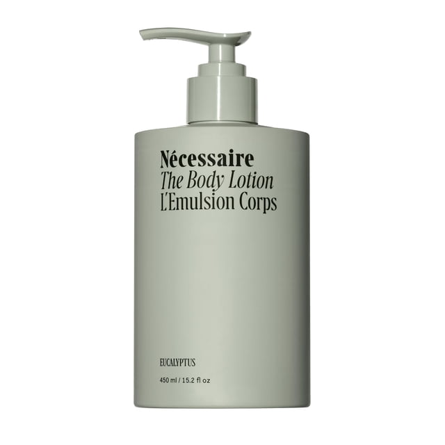N?cessaire La Loción Corporal con Bomba. Eucalpito. Loción reafirmante multipéptido para hidratar y fortalecer la empresa. 2,5% Niacinamida Vitamina C/E + Omega 6/9. 450ml / 15,2 onzas líquidas