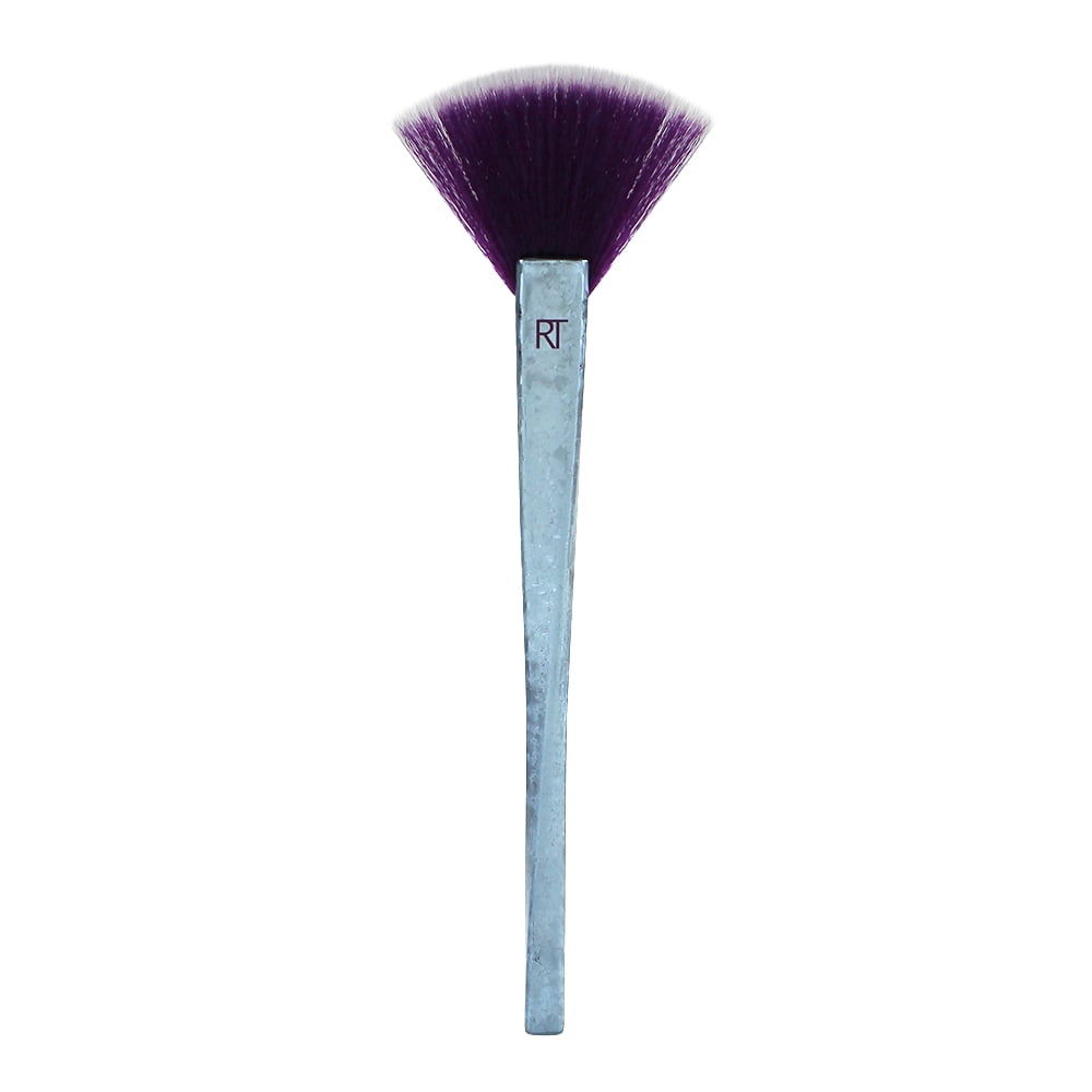 Real Techniques® Brush Crush Glowing Highlighter Fan Brush, Single